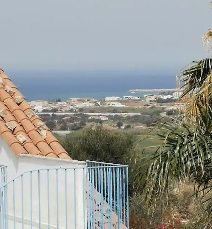 Ippari & Oanis Holiday home *