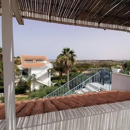 Ippari & Oanis Holiday home *