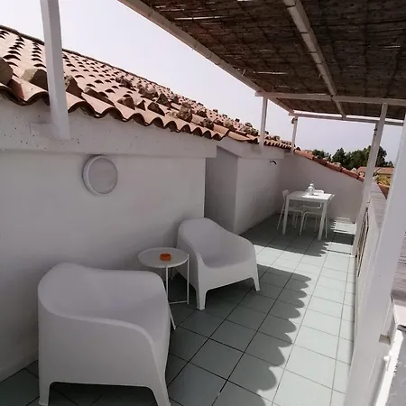 Ippari & Oanis Holiday home *